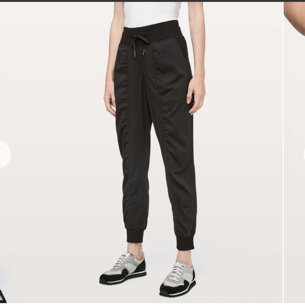 Lululemon black dance studio jogger size 6